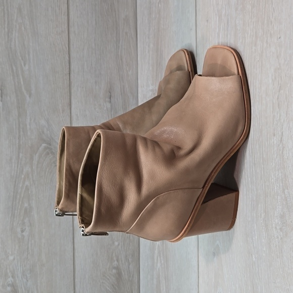 Vince Camuto Women Ankle Leather Zip Back Heels Open Toe boots shoes 8.5M - Picture 2 of 15